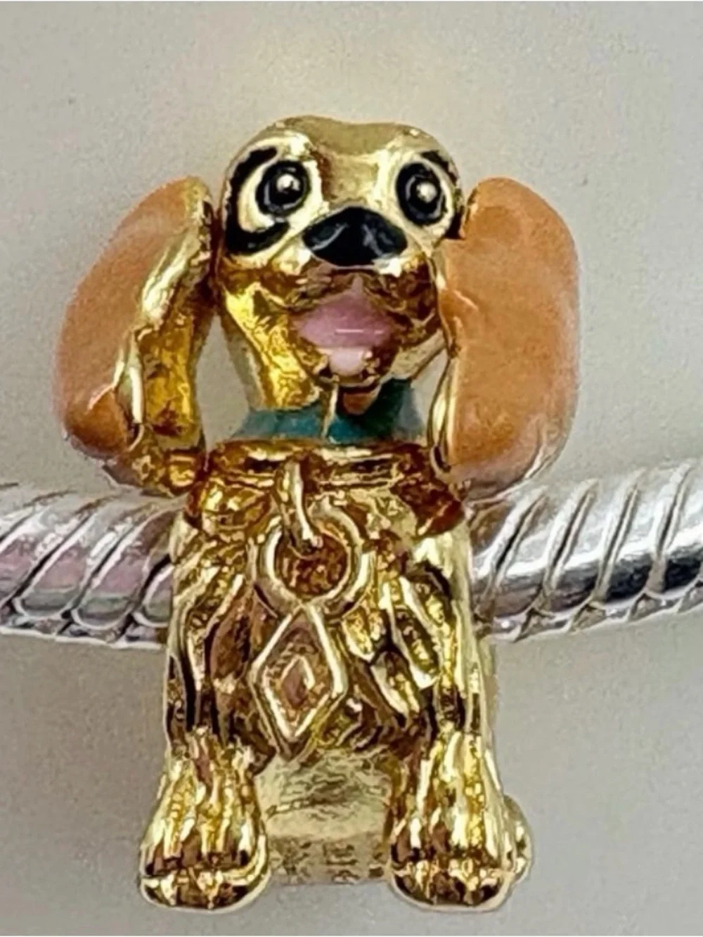 N/A gold tone